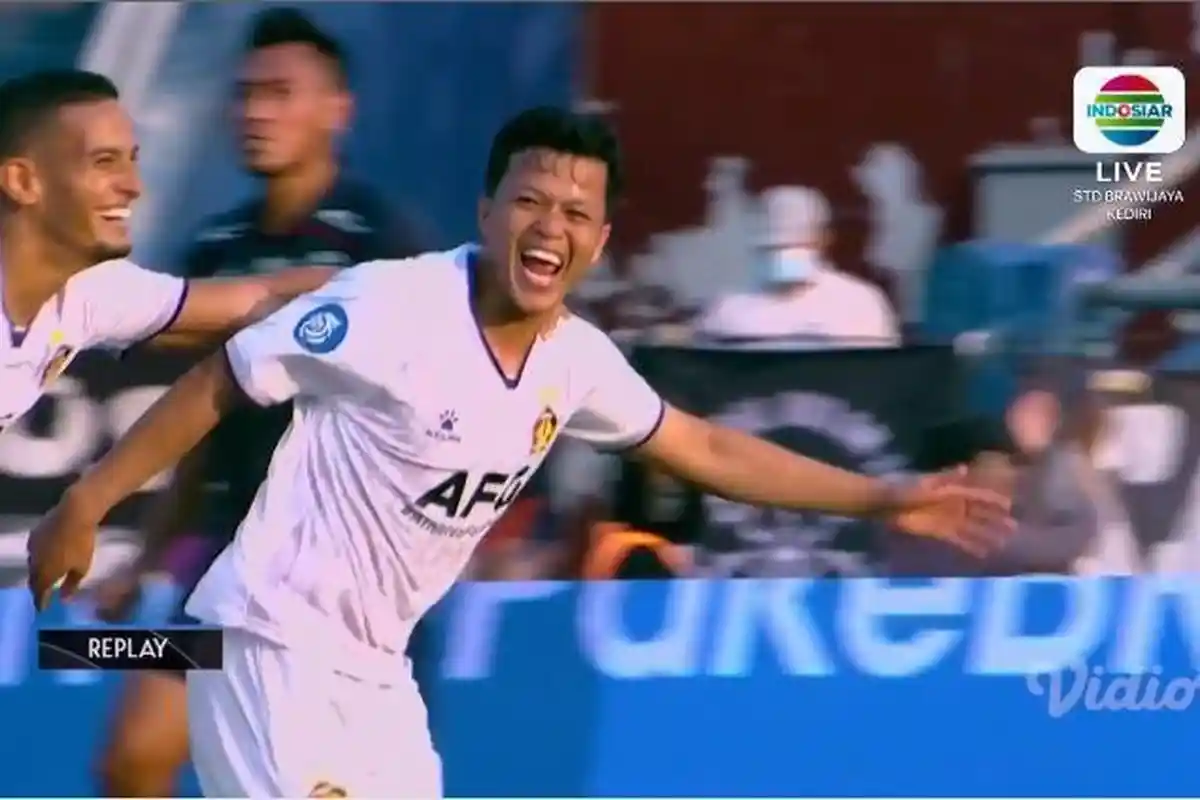 Rusuh Laga Persik Kediri vs Arema FC, Suporter Singo Edan Susupi Fans Persik, 25 Orang Ditangkap