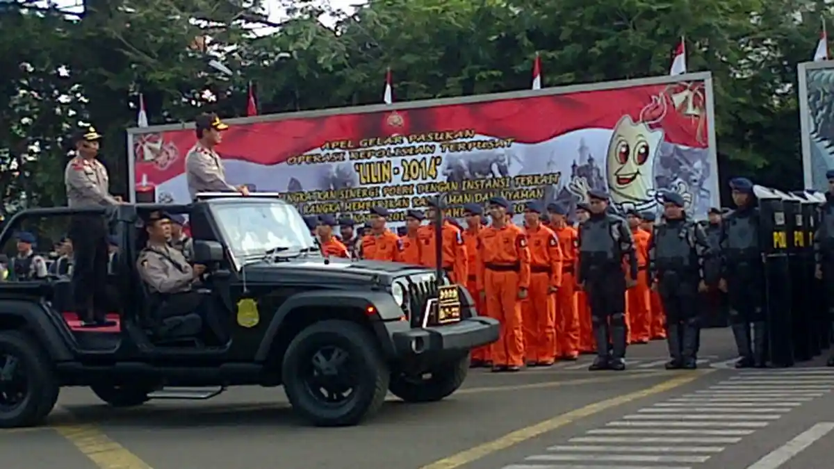 Kapolri Pimpin Apel Operasi Lilin 2014