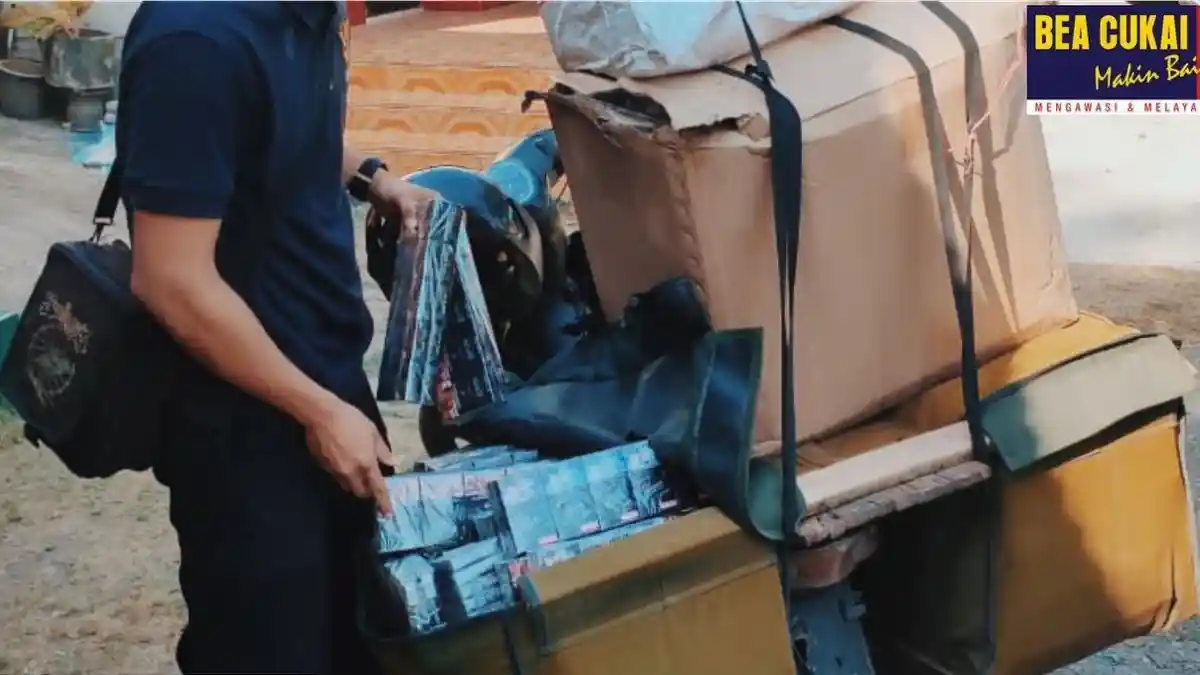Edarkan Rokok Ilegal, Seorang Sales Ditangkap Petugas Bea Cukai Blitar