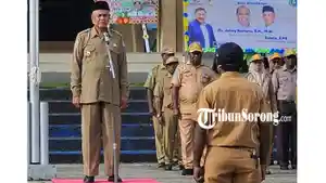 20250224_wakil-bupati-sorong-sutejo-menjadi-inspektur-upacara.jpg