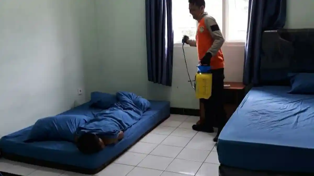Antisipasi Penularan Virus Corona, Mess Pemain dan Pelatih Persiba Balikpapan Disemprot Disinfektan