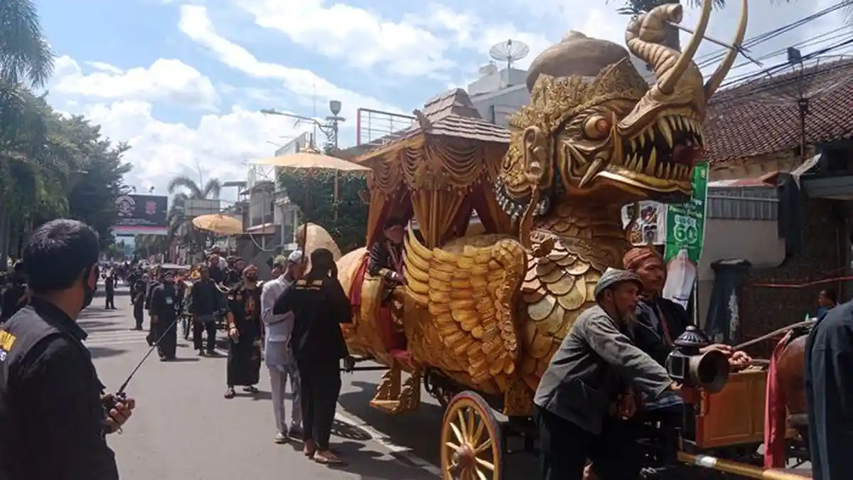Kirab Panji-panji Karaton Sumedang Larang 2022, untuk Kuatkan Kesadaran Historis bagi Warga Sumedang