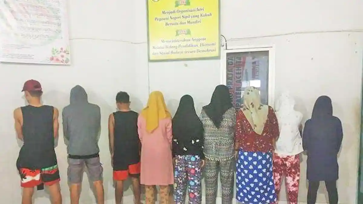 3 Pria dan 7 Wanita Digerebek Dalam Satu Kamar Kos saat Subuh, Ternyata Bukan Pasangan Sah