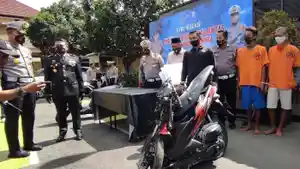 Polres-Blitar-Kota-merilis-kasus-tabrak-lari-yang-menyebabkan-pemotor-tewas.jpg