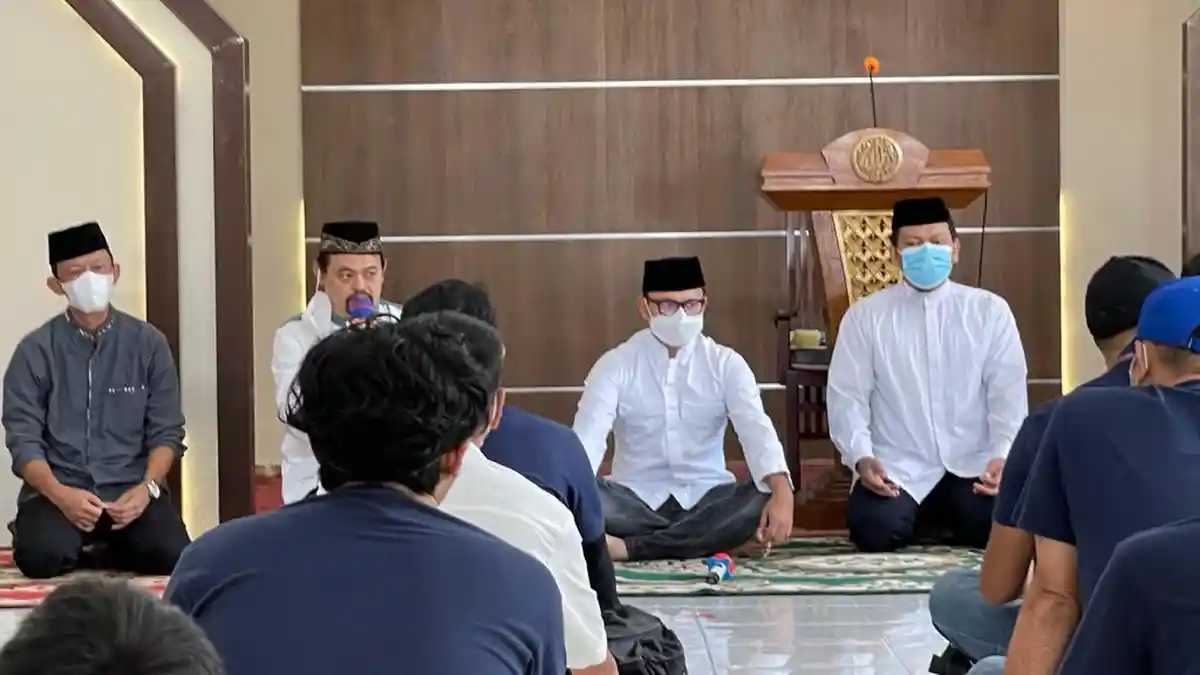 Wali Kota Bogor Bima Arya Serahkan Bantuan Hibah ke Dua Masjid