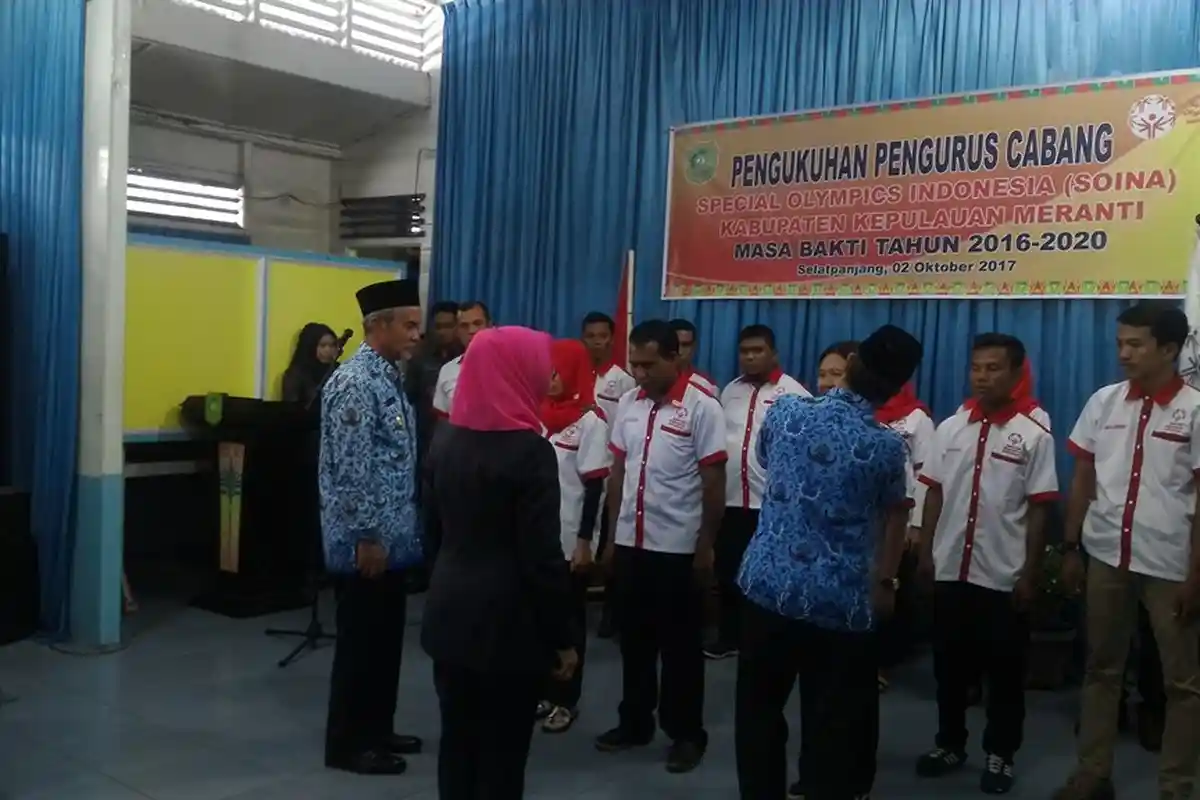 Kukuhkan Pengcab SOIna Kepulauan Meranti, Begini Pesan Iwa Sirwani