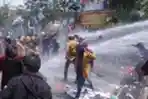 Demo Mahasiswa Tolak Revisi RUU KPK Bentrok