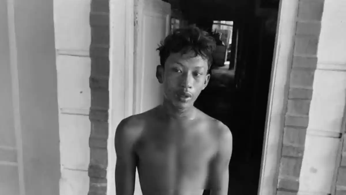 Berniat Minta Maaf Pencuri Ubi Malah Dihajar Anggota Brimob dan Dibakar Hidup-hidup Oleh Pegawai ASN