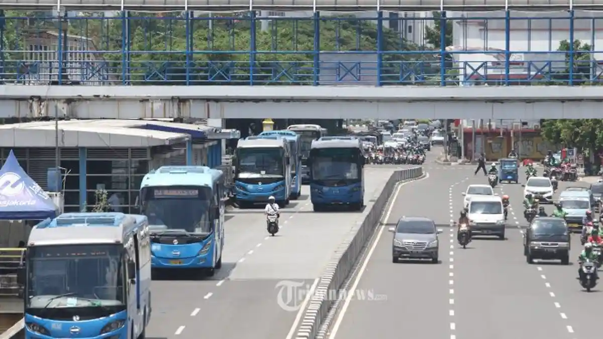 Simak Aturan Berkendara Saat New Normal untuk Motor, Mobil hingga Kendaraan Umum