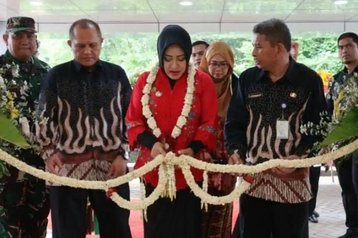 Pesan Bupati Ikfina saat Resmikan Gedung Baru IGD dan Poliklinik Terpadu RSUD Prof Dr.Soekandar