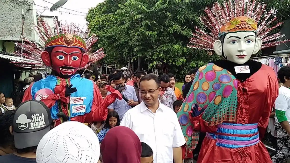 Kepada Anies Baswedan, Pedagang Kue Curhat Rumahnya Digusur