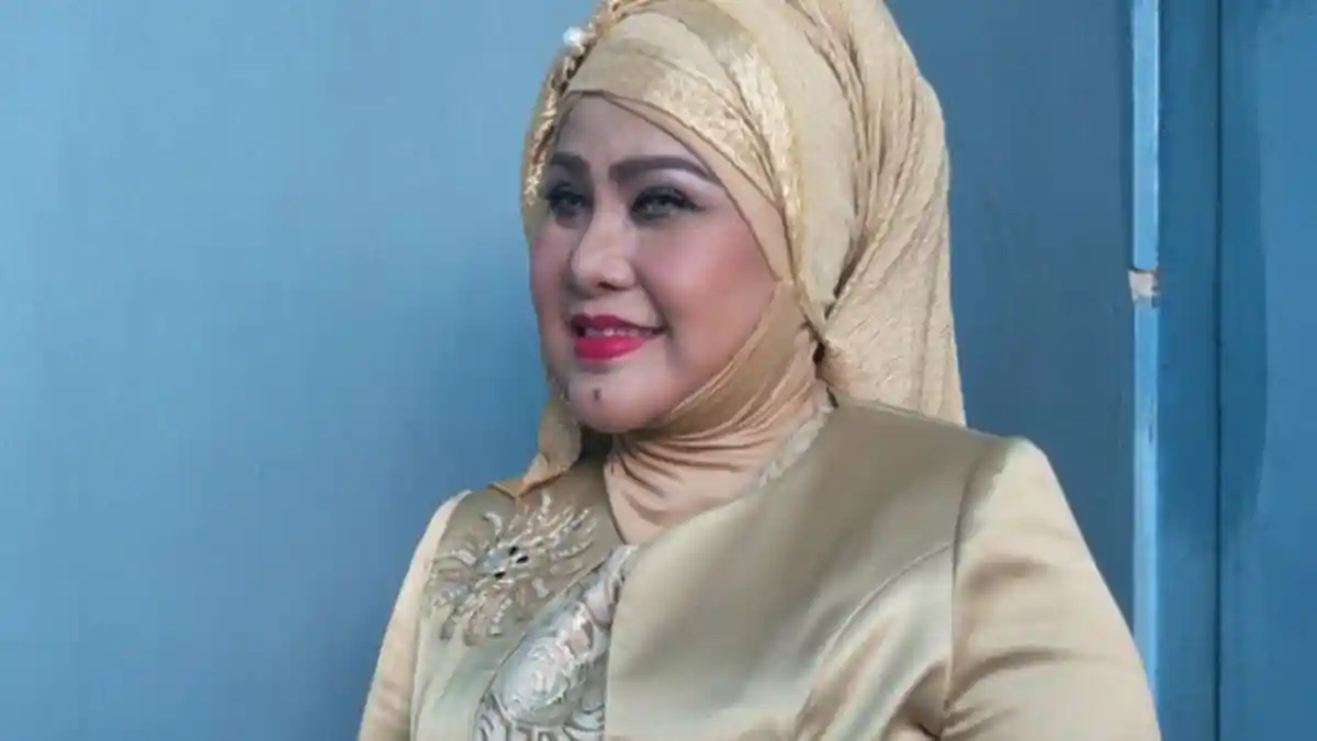 Lirik Lagu Pecah Seribu Elvy Sukaesih, Bimbang ragu sementara malam mulai datang