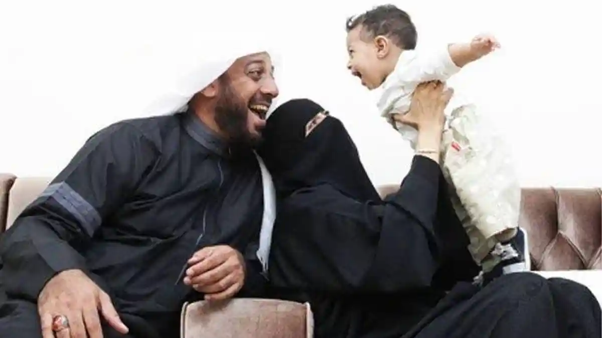 Biodata Umi Nadia Istri Syekh Ali Jaber, Romantisnya Almarhum Hadapi Sifat Cemburu Ibu Alhasan