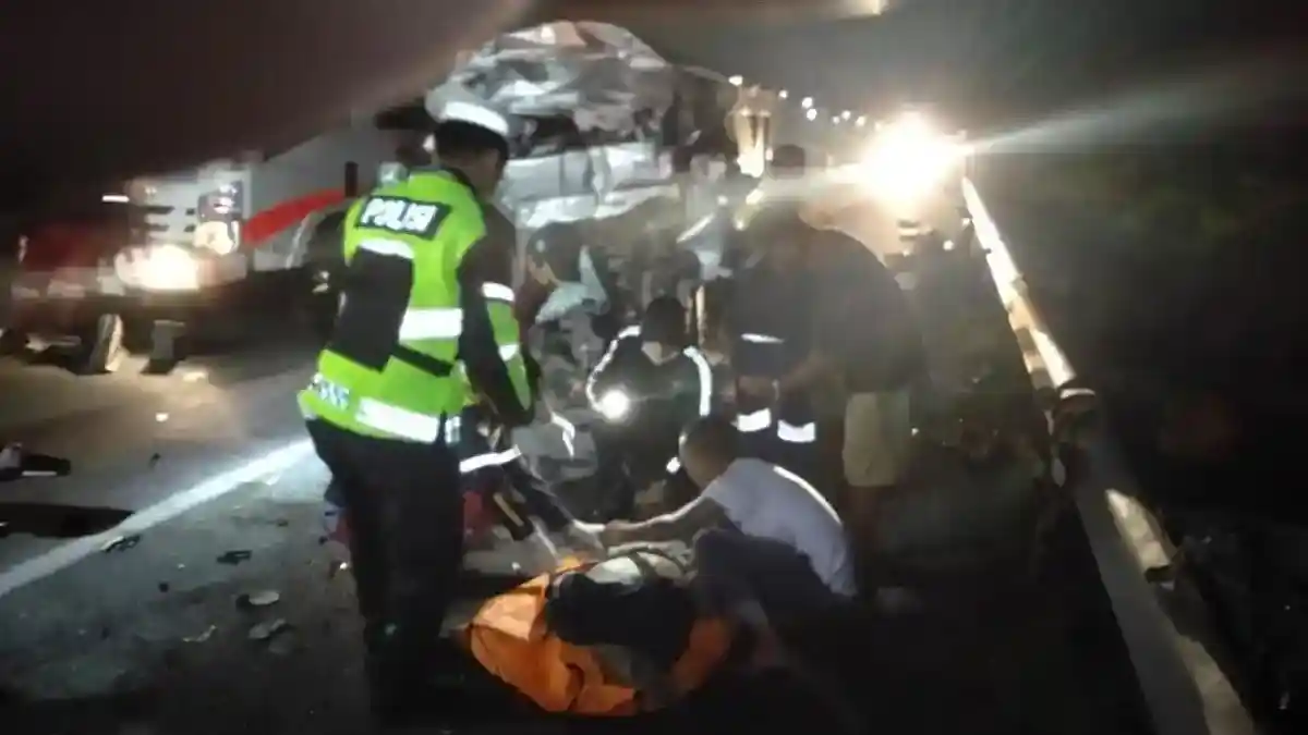 Kecelakaan Maut di Pekanbaru, Sopir Microsleep 5 Orang Tewas