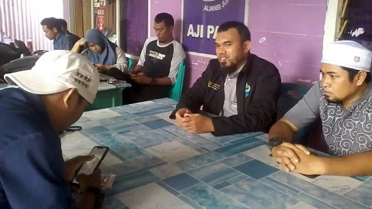 FUI Sulteng Kecam Aksi Wanita Bawa Anjing Masuk Masjid di Bogor