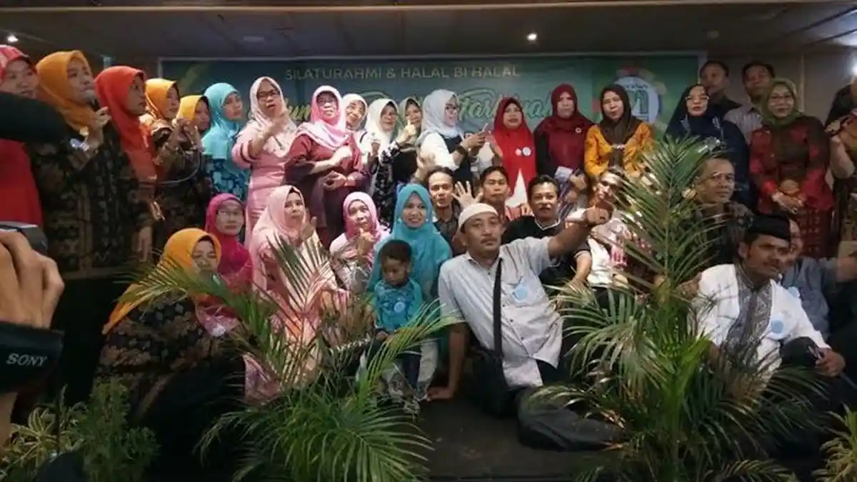 Fasiltas WhatsApp Pertemukan Alumni Fakultas Tarbiyah IAIN RF Palembang Angkatan 1991