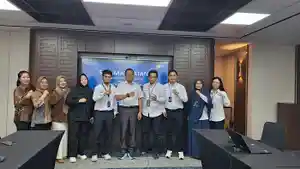 Ketua-DPRD-Provinsi-Bengkulu-Sumardi-saat-jemput-program-tiang-listrik.jpg