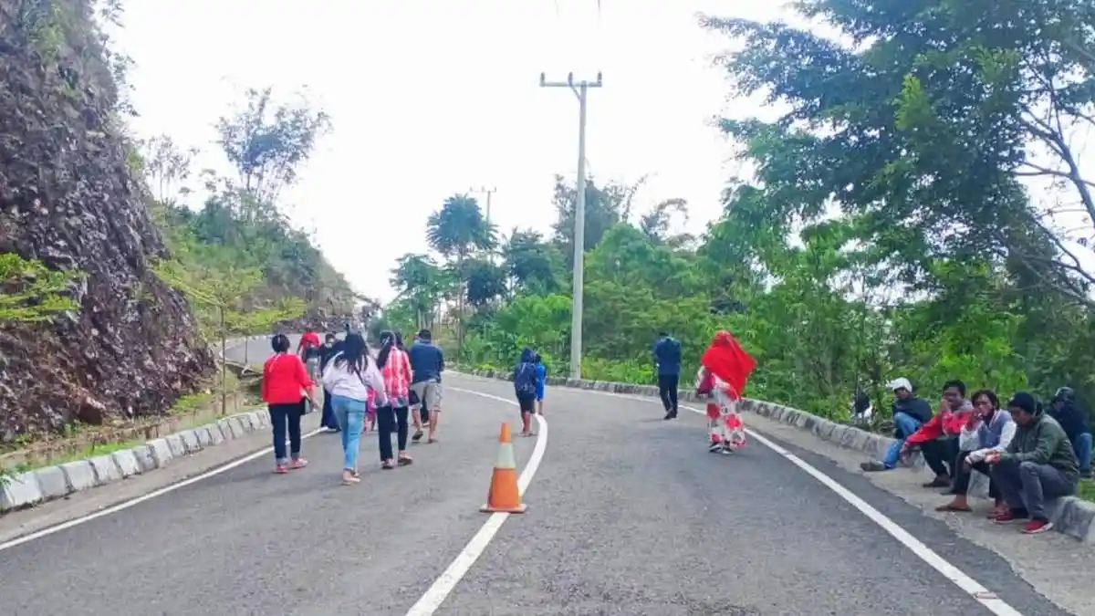 Kasihan, Sejumlah Pengunjung Obyek Wisata Burake Harus Jalan Kaki 700 Meter