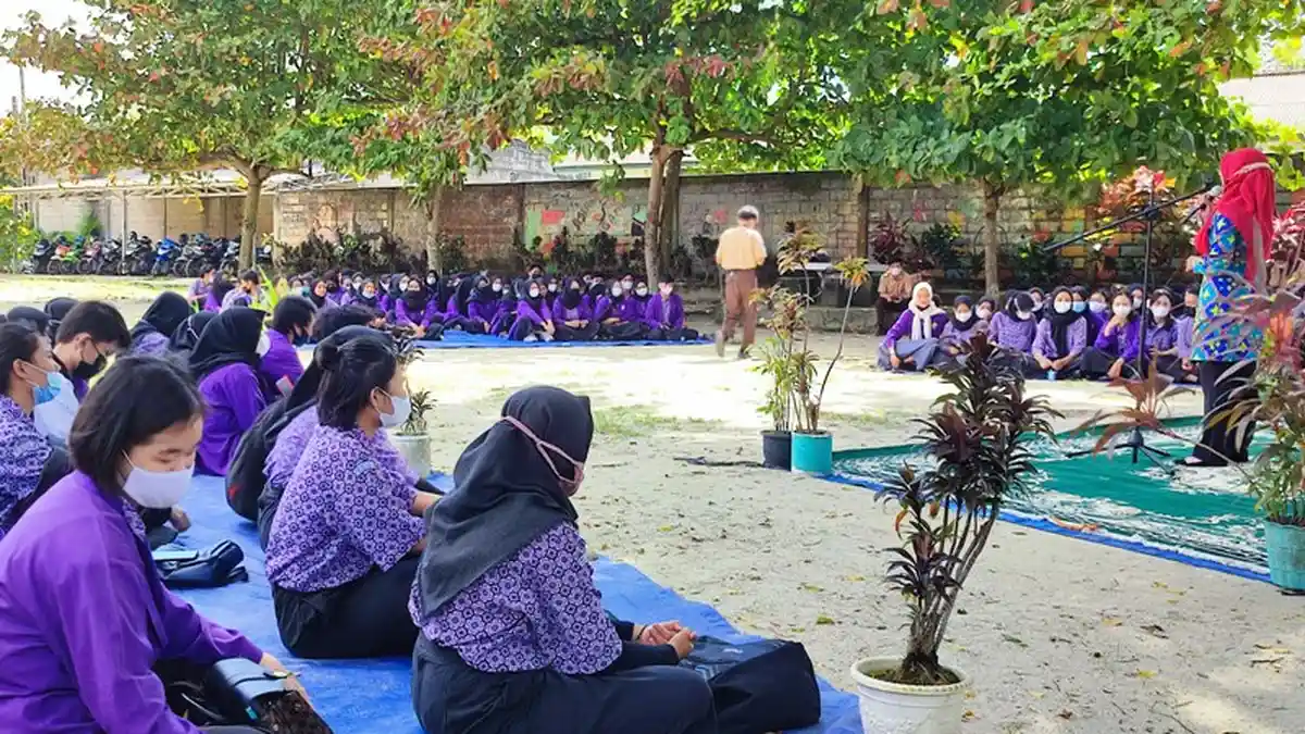 Lulus Sekolah, Siswa SMK Negeri 3 Tanjungpandan Ini Langsung Bekerja