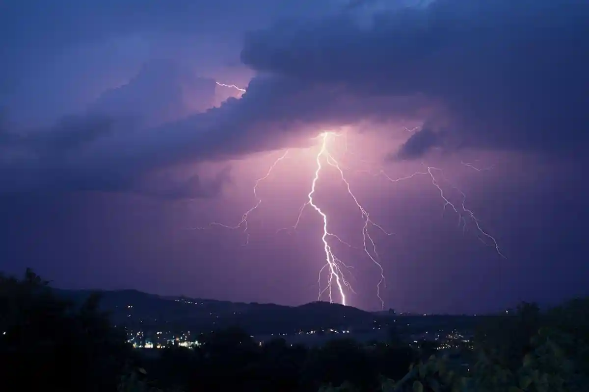 Prakiraan Cuaca BMKG 8 November 2025, Kaltim Berpotensi Hujan di Akhir Pekan