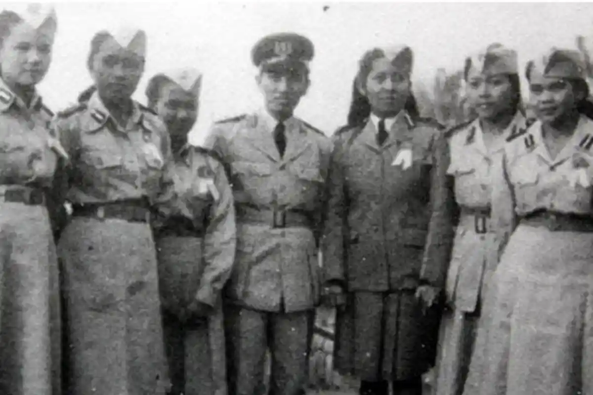 Nggak Cuma Cantik Tapi Juga Berani, Ini Lho 6 Polwan Pertama Indonesia! Kisahnya Menginspirasi!