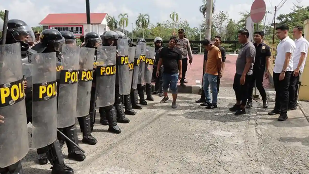 Simulasi Sispam Mako, Polres Aceh Besar Uji Respons Hadapi Unjuk Rasa Anarkis