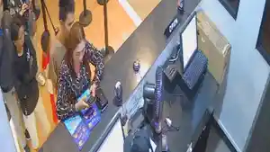 Tangkapan-layar-rekaman-CCTV-Pelecehan-2083.jpg