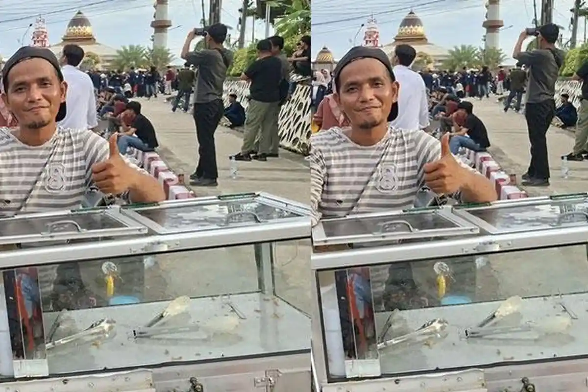 Afni Semringah 1000 Biji Pempeknya Ludes Terjual di Lokasi Demo, Meski Tak Paham Maksud Unjuk Rasa