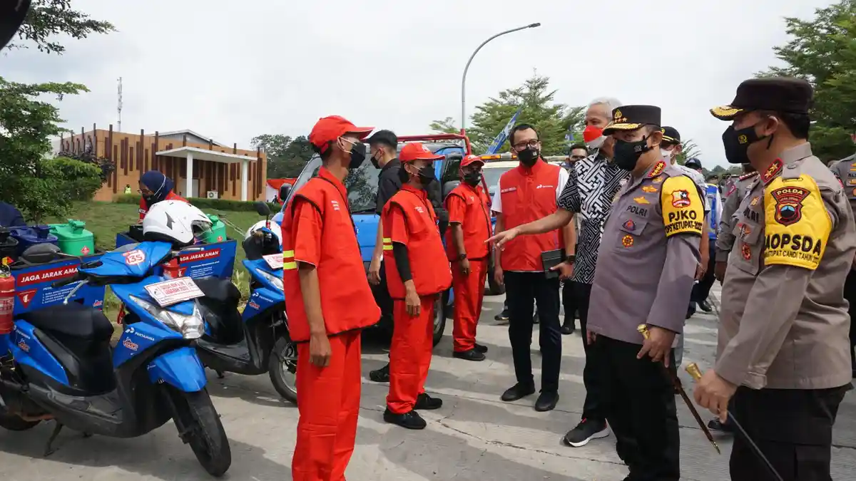 Kapolri Kunjungi Kesiapan Pertamina di Ruas Tol Semarang-Batang