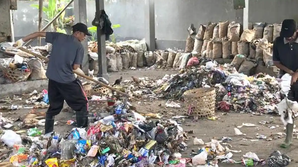 Dinas LHK NTB Jadikan Semparu Lombok Tengah sebagai Percontohan Pengelolaan Sampah Berbasis Desa