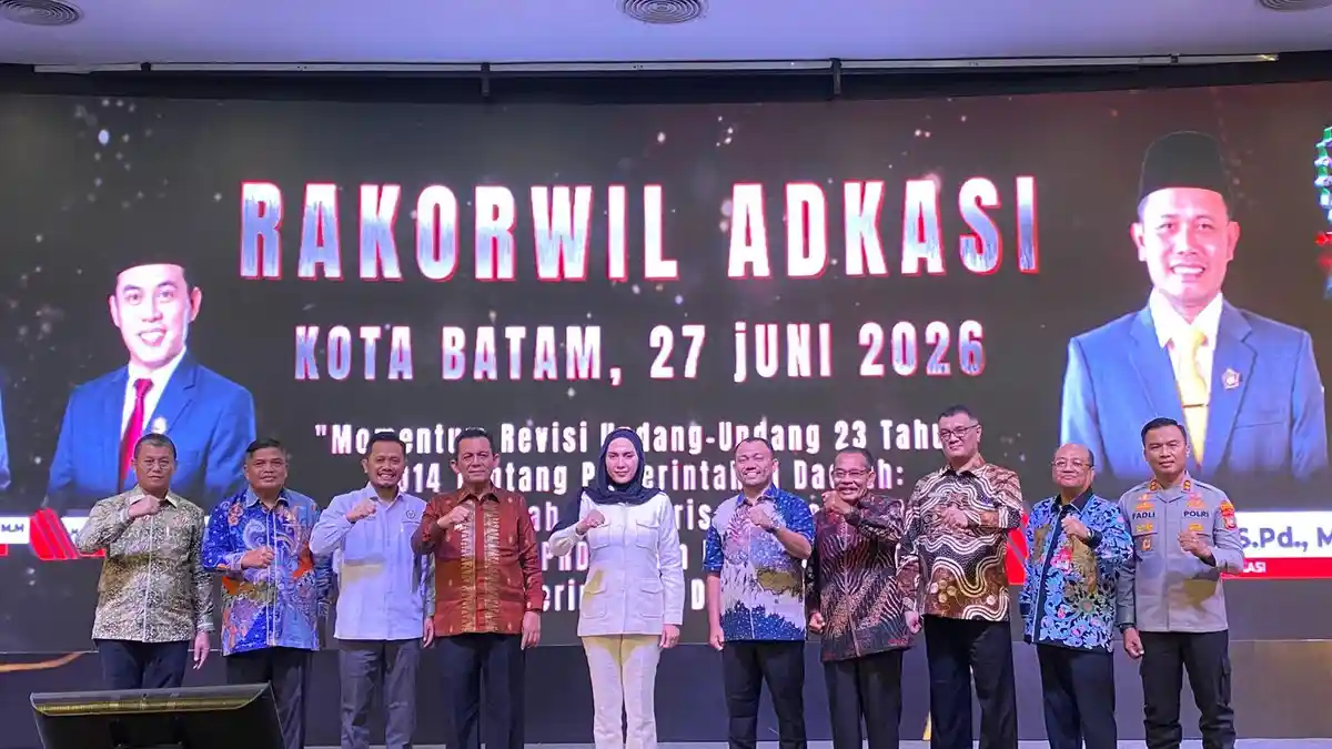 Konsolidasi DPRD Kabupaten Se-Sumatera, ADKASI Soroti Penguatan dan Dorong Revisi UU 23 Tahun 2014 - Tribunbatam.id