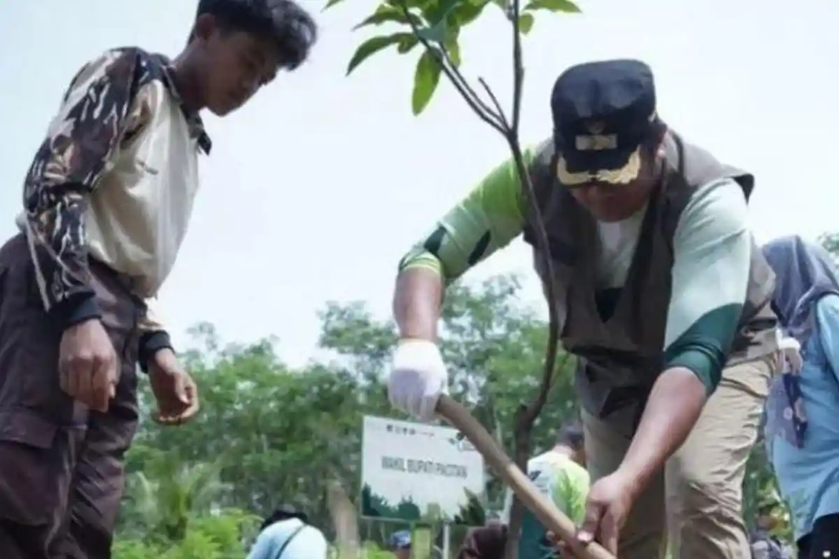 Peringati HMPI 2025, Pacitan Gelar Aksi Tanam Pohon untuk Konservasi Lingkungan