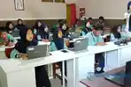 Manfaatkan Laptop Chromebook Zaman Nadiem Makarim, SDN di Jember Terapkan Kelas Digital