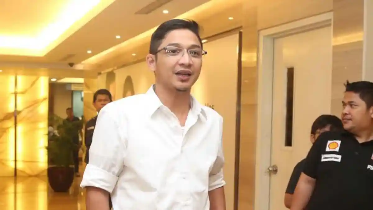 Pasha Ungu Hadir di TPS Tak Nyoblos, Warga Berebut 