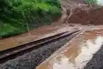 Jalur-rel-yang-terdampak-longsor-akibat-curah-hujan-Daop-5-Purwokerto.jpg
