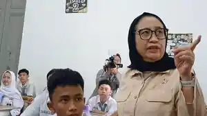 Nanik-Sudaryati-Deyang.jpg