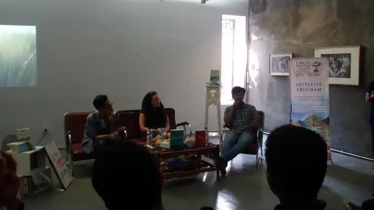 Faisal Oddang Berbagi Kisah Penyusunan Novel Puya ke Puya