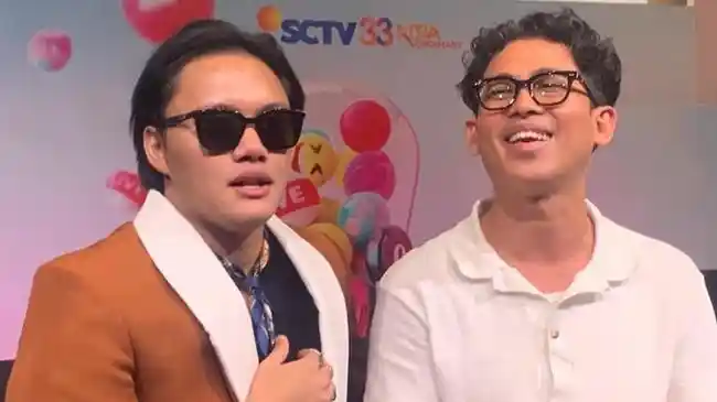 Rizky Febian dan Budi Doremi Jadi Juri Ajang Gimme The Mic