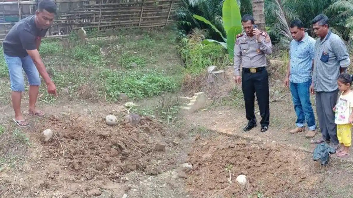 Makam Terbongkar, Mayat Bayi yang Baru 3 Hari Dikubur Hilang