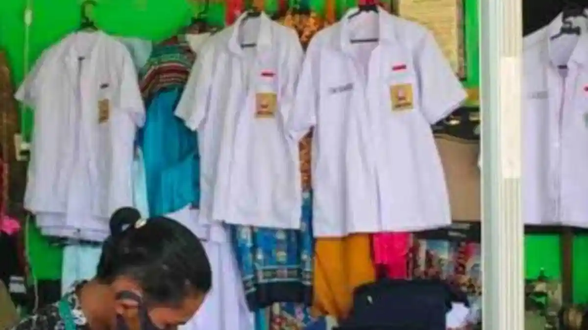 Rejeki di Tahun Ajaran Baru, Penjahit di Rantepao Cuan Rp 150 Ribu Per Seragam