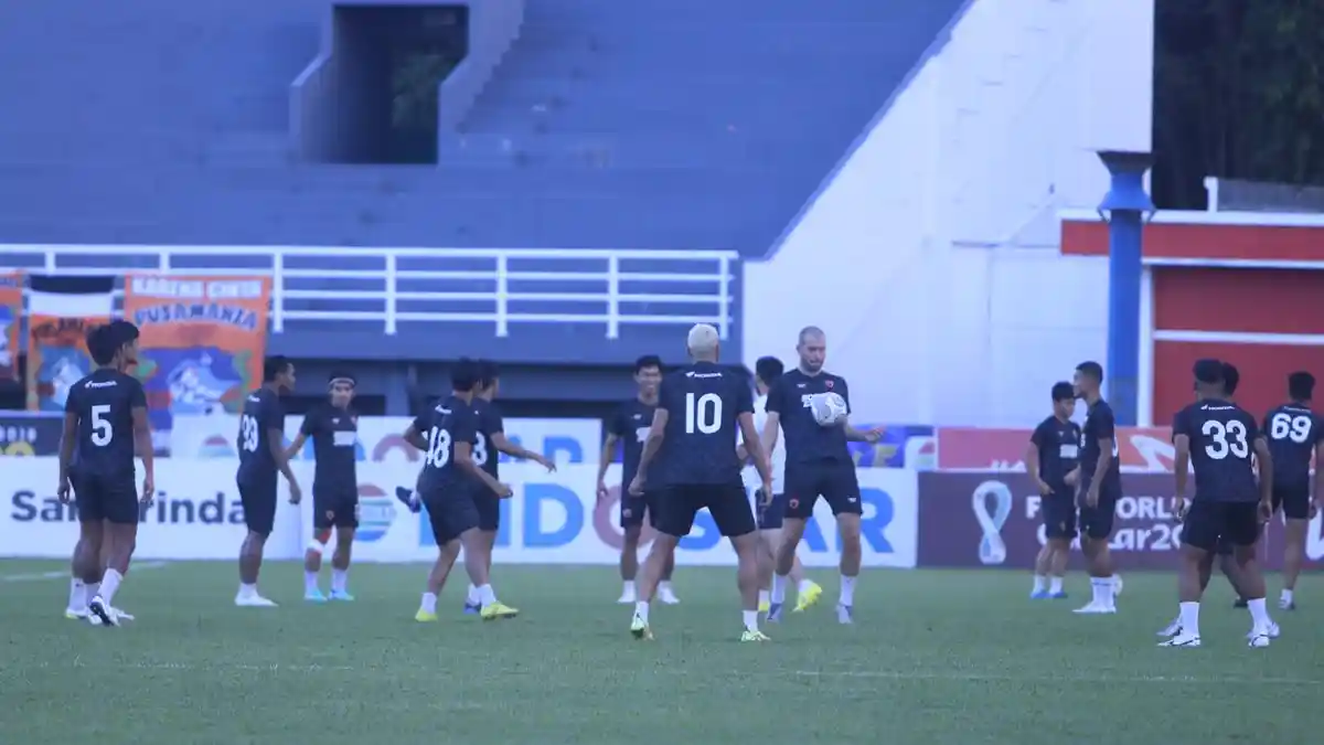 Momen Unik Persiapan PSM Makassar Tampil di Piala AFC, Ada Monyet Curi Pisang Juku Eja