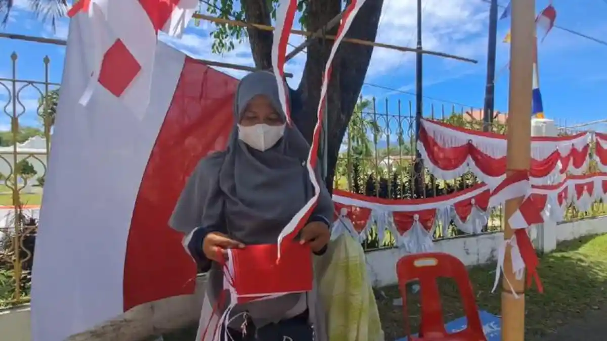 Jelang HUT ke-77 RI, Harga Bendera Merah Putih di Banda Aceh Dibandrol Mulai Rp 35.000