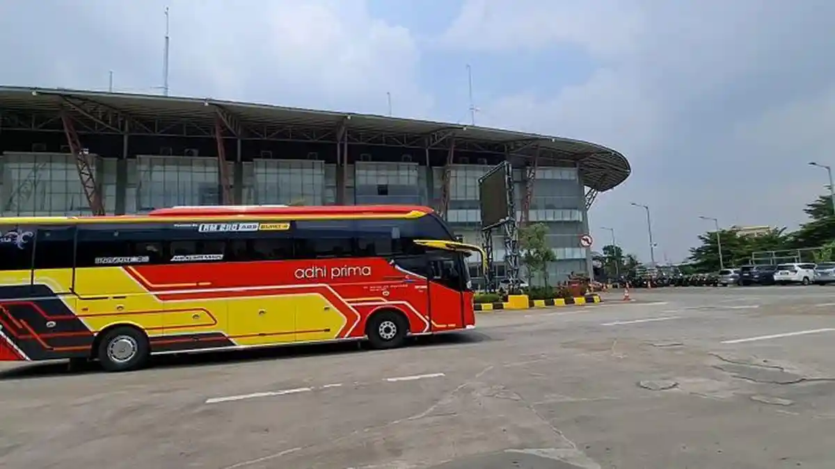 Puncak Arus Balik di Terminal Pulogebang Diprediksi pada Minggu Malam
