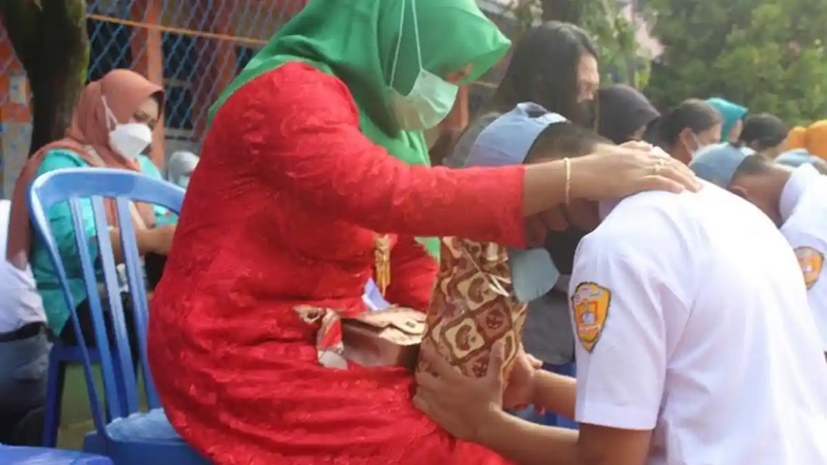 Begini Cara Siswa SMKN Jenawi Peringati Hari Ibu