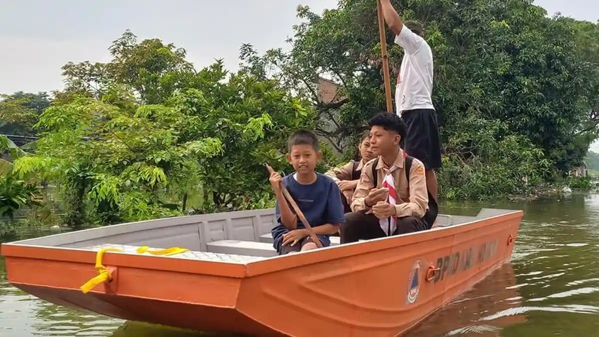 26 SLB, SMA, dan SMK di Jateng Kebanjiran, Terbanyak di Grobogan. Pembelajaran Digelar Secara Daring
