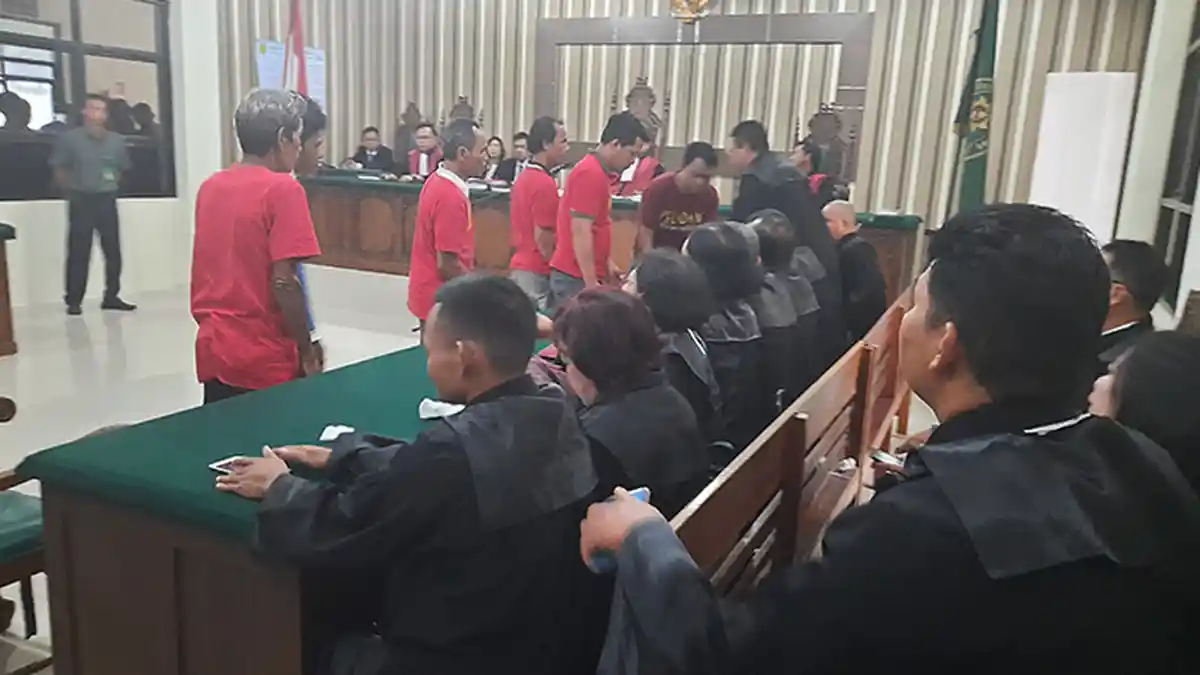 BREAKING NEWS - 6 Peladang Vonis Bebas di Pengadilan Negeri Sintang Kalbar