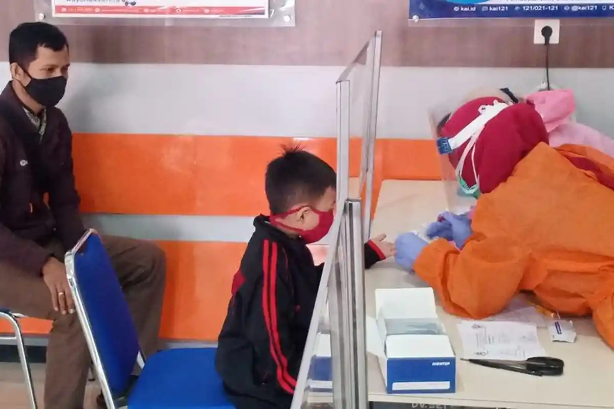 KAI Buka Layanan Rapid Test di Stasiun Kroya Cilacap, Calon Penumpang Cukup Bayar Rp 85 Ribu