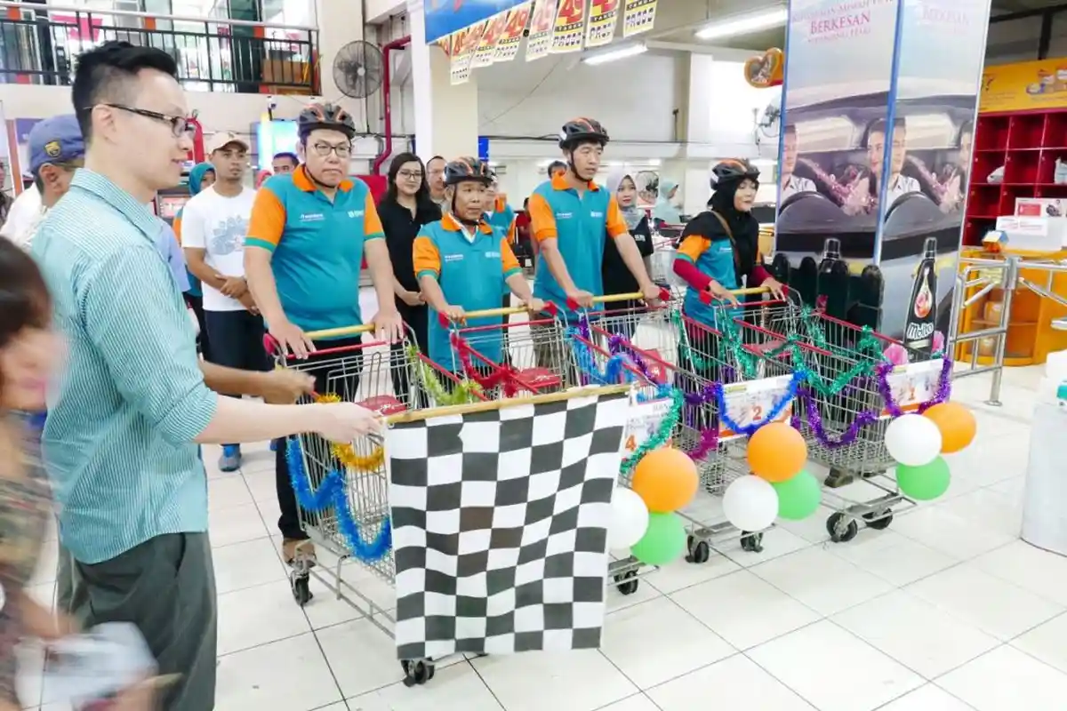 BNI Manjakan Pengguna Kartu Debit Lewat Shopping Race di Toko Progo