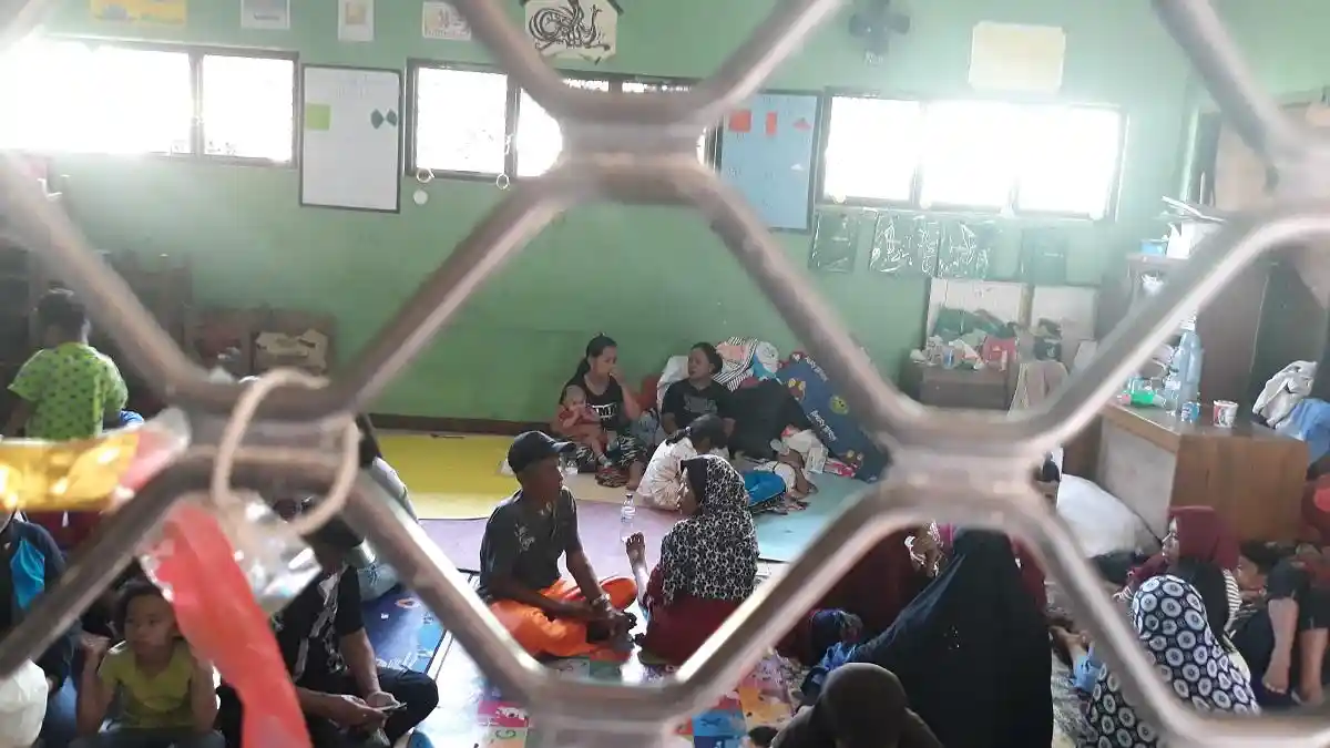 Beginilah Keseharian Warga Korban Tsunami di Posko Pengungsian SDN Kalanganyar 01 Labuan