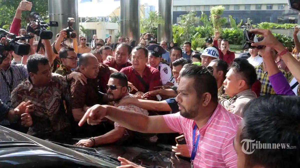 Fahd El Fouz Masuk Penjara Lagi, Kericuhan Terjadi Gedung KPK